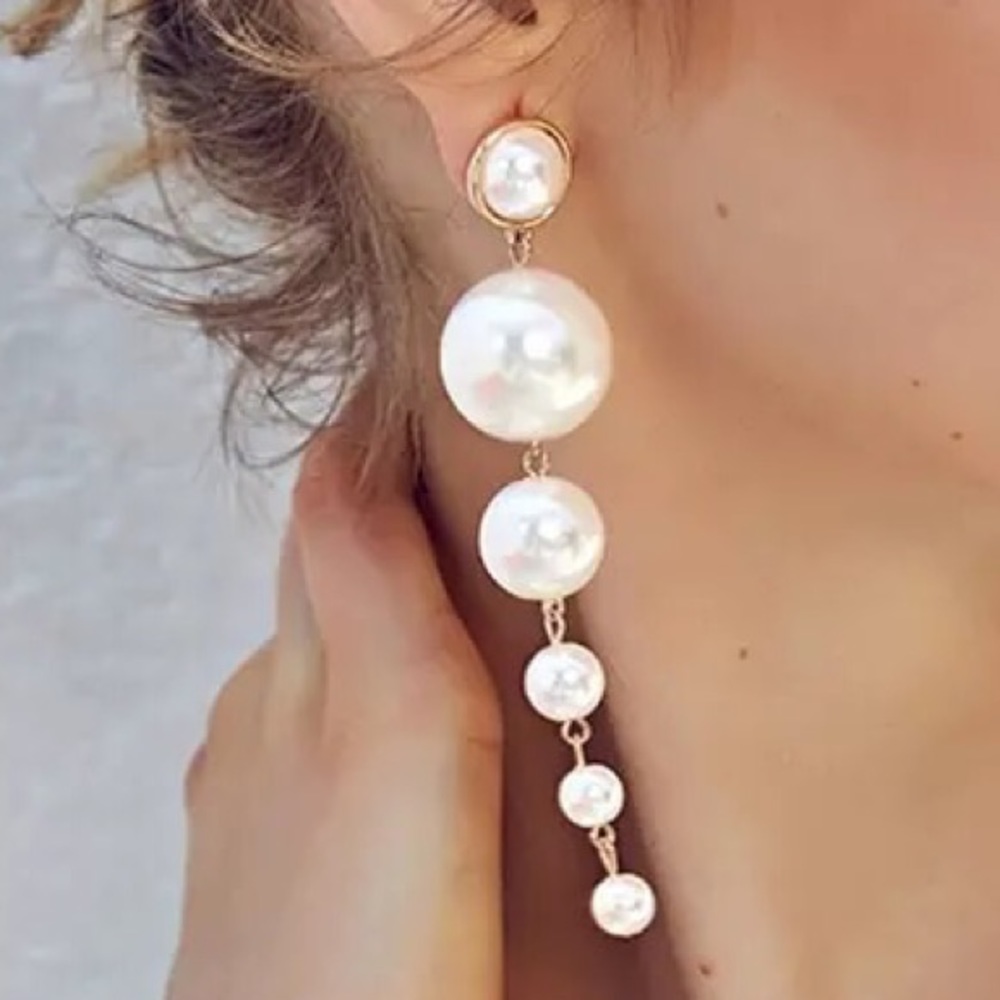 Trendy Long Pearl Earrings.